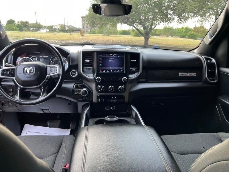 RAM 1500 Lone Star Crew Cab SB 4WD 2020