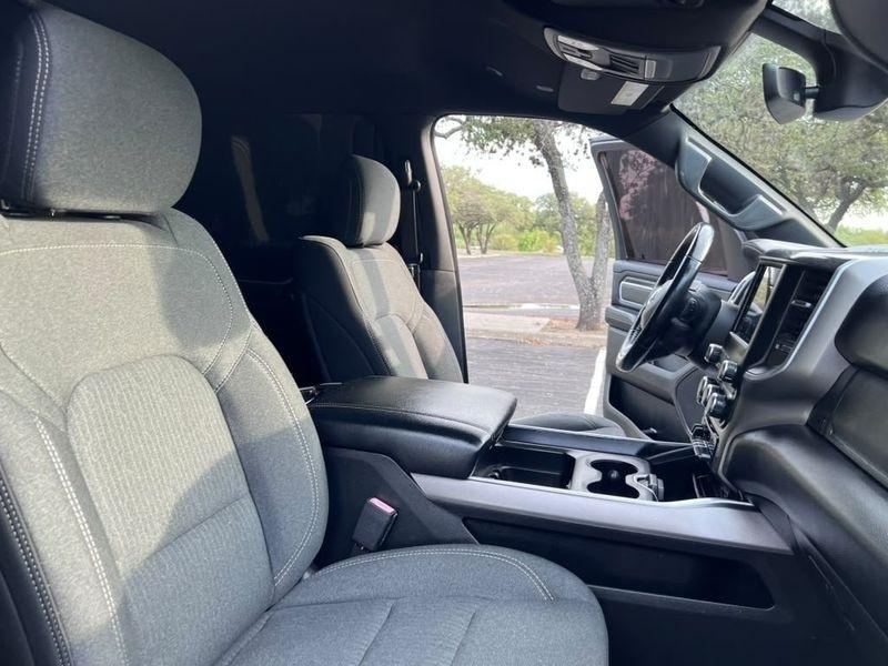 RAM 1500 Lone Star Crew Cab SB 4WD 2020