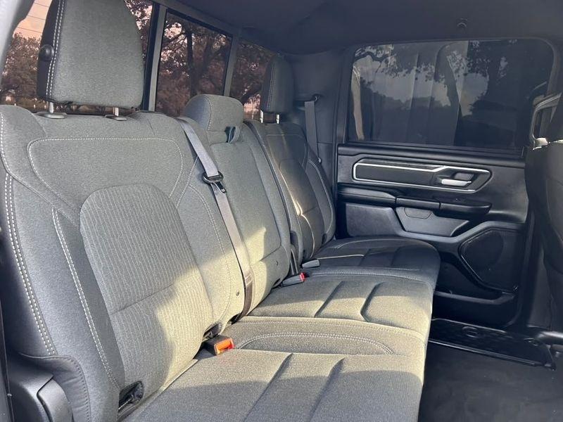 RAM 1500 Lone Star Crew Cab SB 4WD 2020