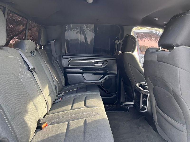 RAM 1500 Lone Star Crew Cab SB 4WD 2020
