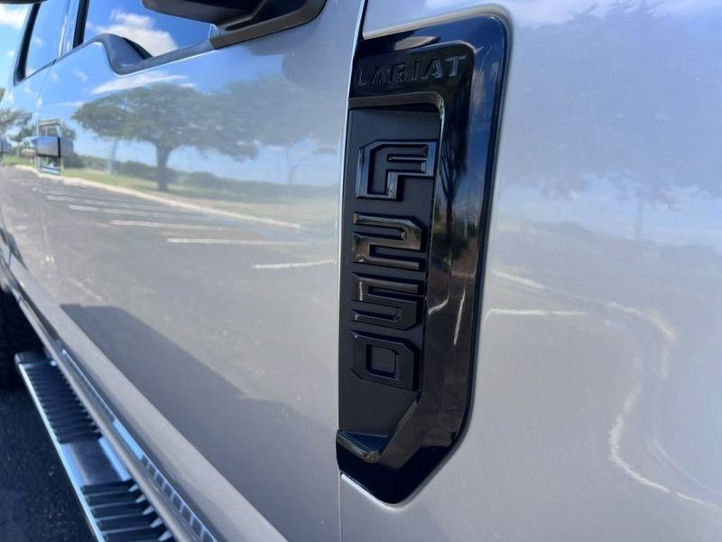 Ford F-250 SD Lariat Crew Cab 4WD 2020