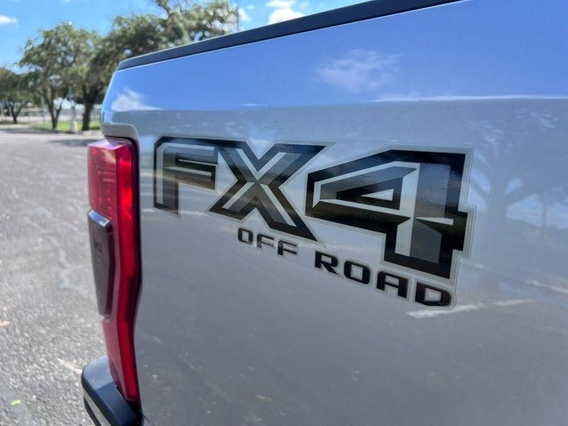 Ford F-250 SD Lariat Crew Cab 4WD 2020