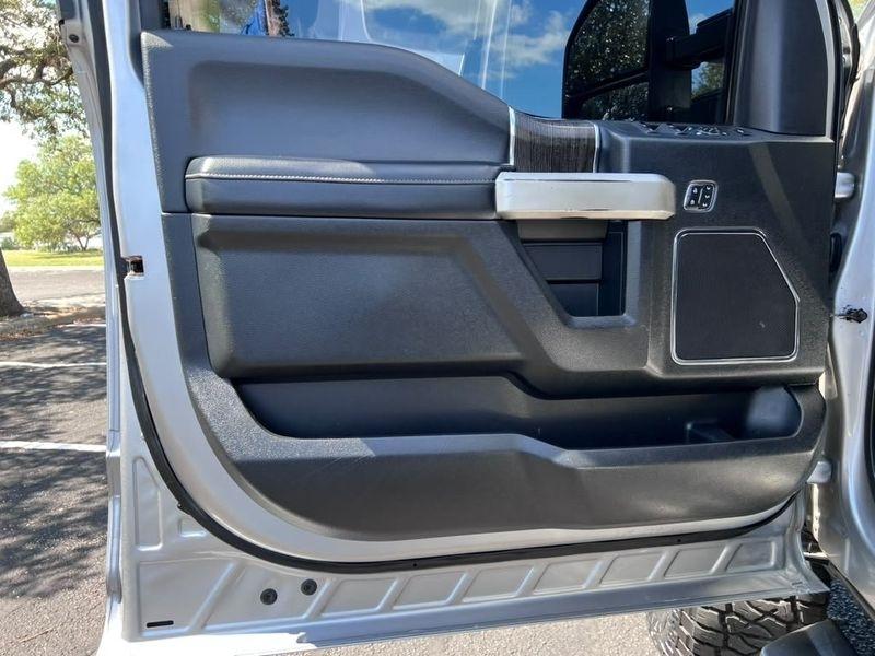 Ford F-250 SD Lariat Crew Cab 4WD 2020