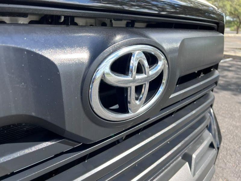 Toyota Tundra SR CrewMax 2WD 2024