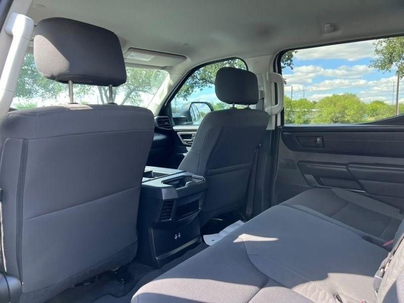 Toyota Tundra SR CrewMax 2WD 2024