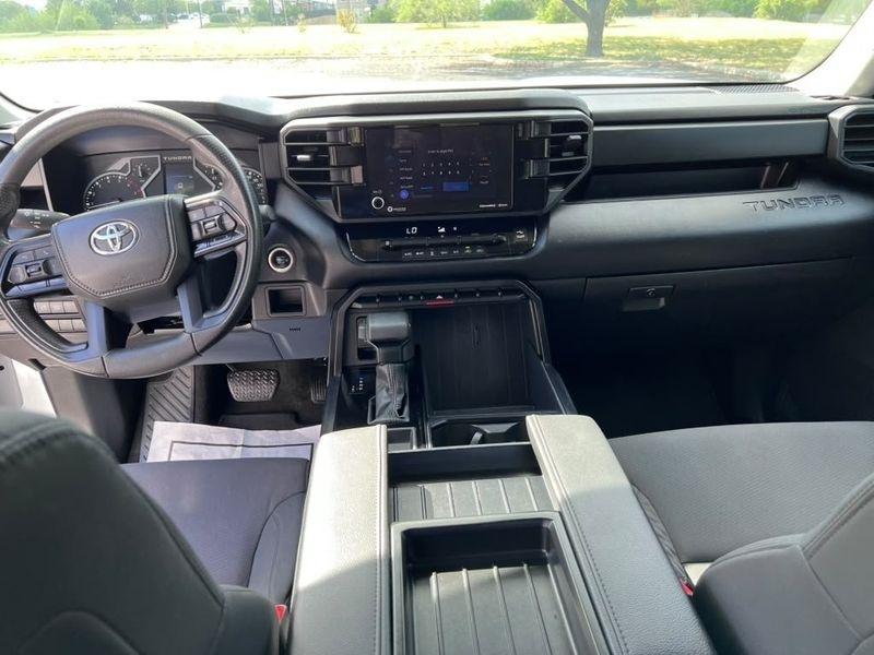 Toyota Tundra SR CrewMax 2WD 2024