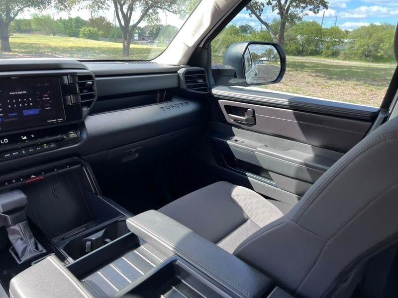 Toyota Tundra SR CrewMax 2WD 2024
