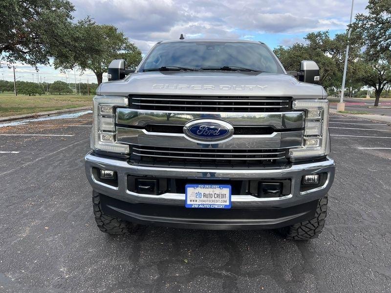 Ford F-250 SD Lariat Crew Cab 4WD 2019