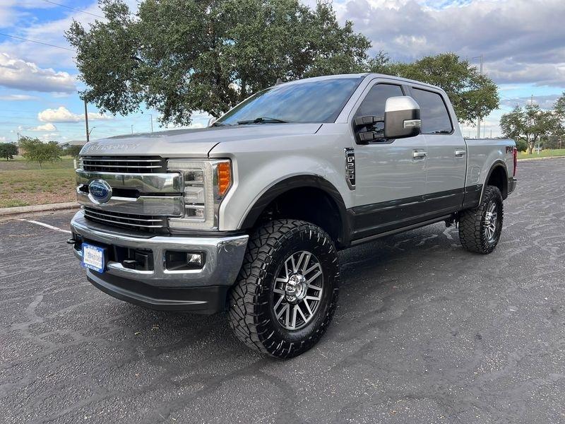Ford F-250 SD Lariat Crew Cab 4WD 2019