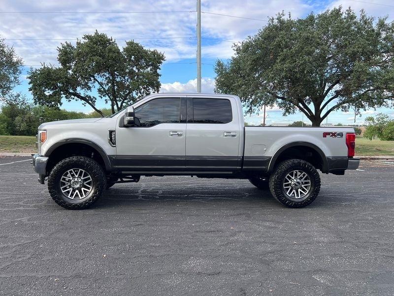 Ford F-250 SD Lariat Crew Cab 4WD 2019