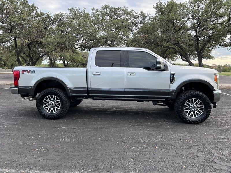 Ford F-250 SD Lariat Crew Cab 4WD 2019