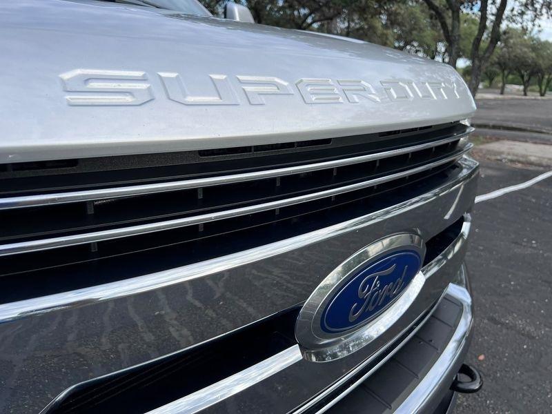 Ford F-250 SD Lariat Crew Cab 4WD 2019