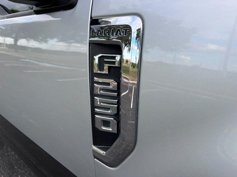 Ford F-250 SD Lariat Crew Cab 4WD 2019