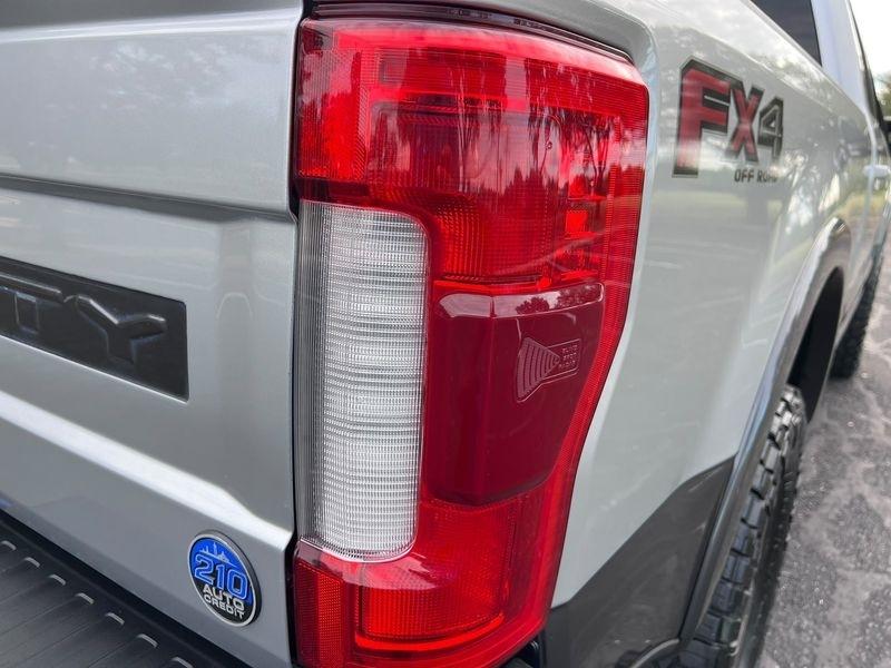 Ford F-250 SD Lariat Crew Cab 4WD 2019