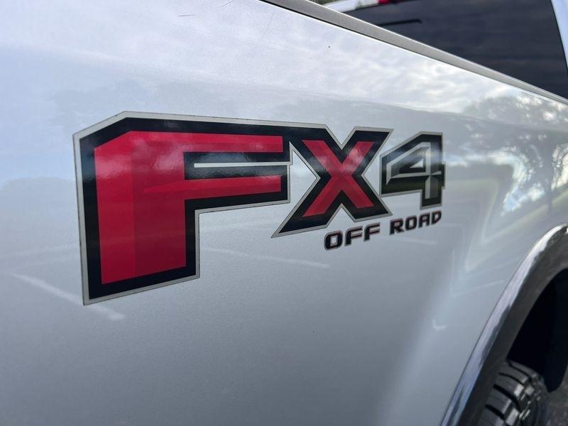 Ford F-250 SD Lariat Crew Cab 4WD 2019