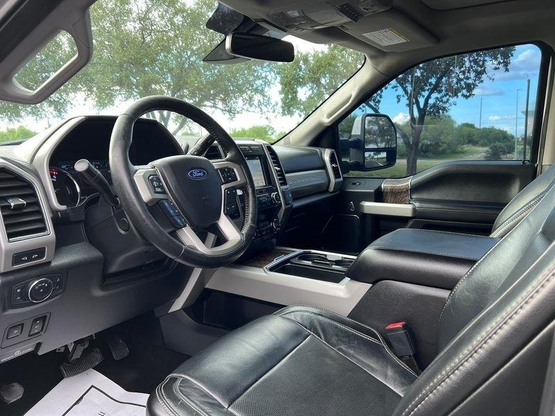 Ford F-250 SD Lariat Crew Cab 4WD 2019