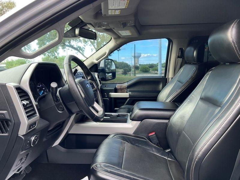 Ford F-250 SD Lariat Crew Cab 4WD 2019