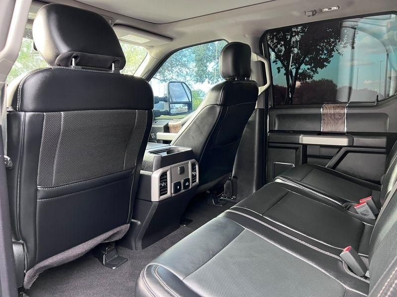 Ford F-250 SD Lariat Crew Cab 4WD 2019