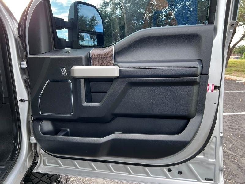 Ford F-250 SD Lariat Crew Cab 4WD 2019