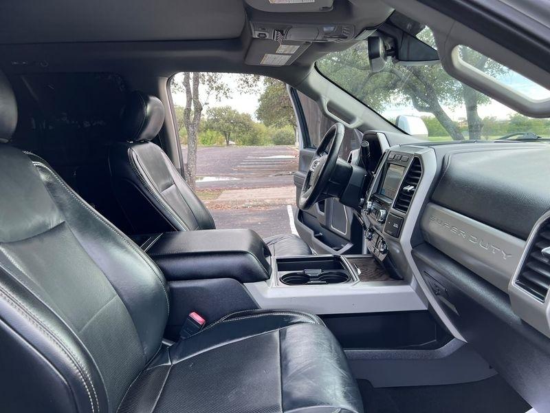 Ford F-250 SD Lariat Crew Cab 4WD 2019