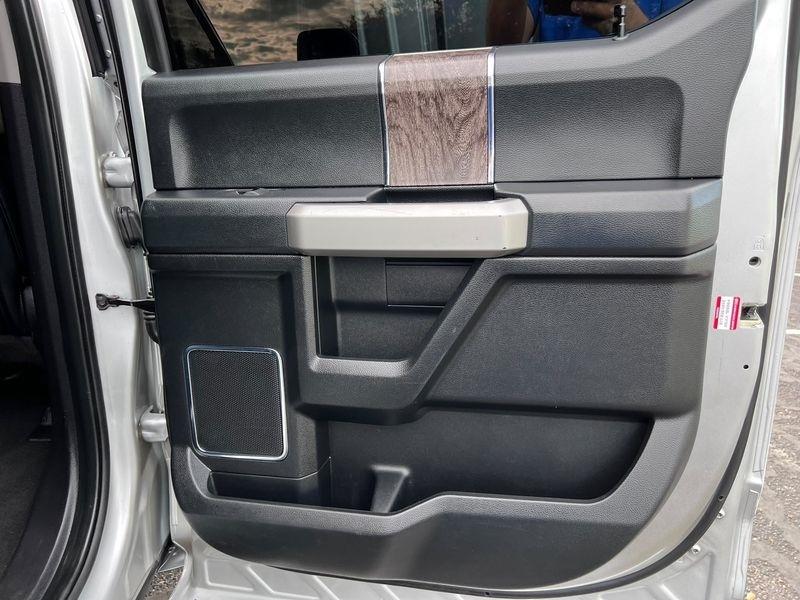 Ford F-250 SD Lariat Crew Cab 4WD 2019