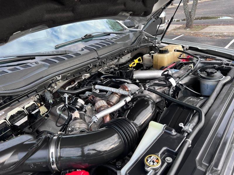 Ford F-250 SD Lariat Crew Cab 4WD 2019