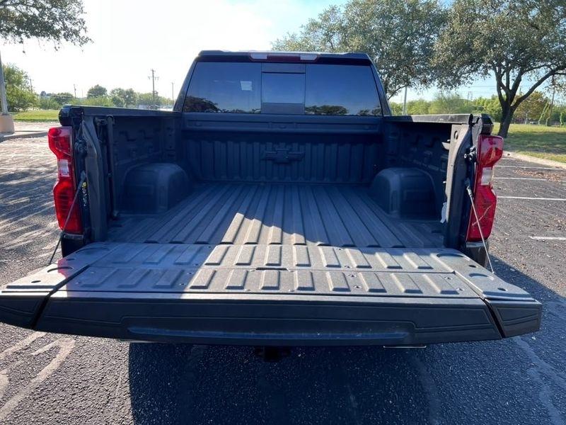 Chevrolet Silverado 1500 LT Crew Cab 4WD 2024