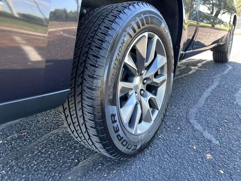 Chevrolet Silverado 1500 LT Crew Cab 4WD 2024