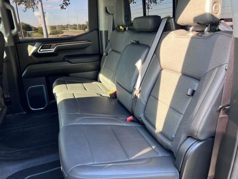 Chevrolet Silverado 1500 LT Crew Cab 4WD 2024