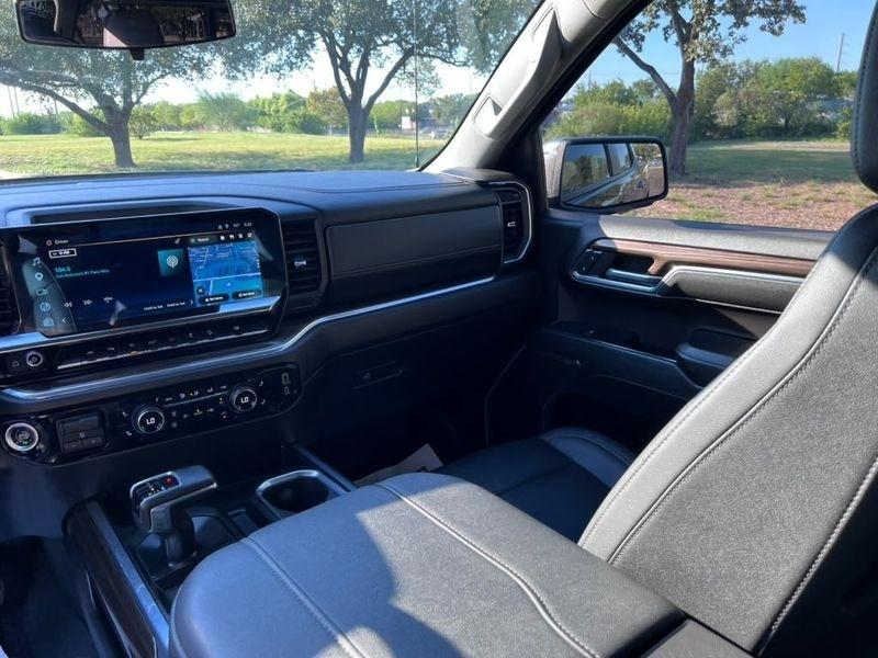 Chevrolet Silverado 1500 LT Crew Cab 4WD 2024