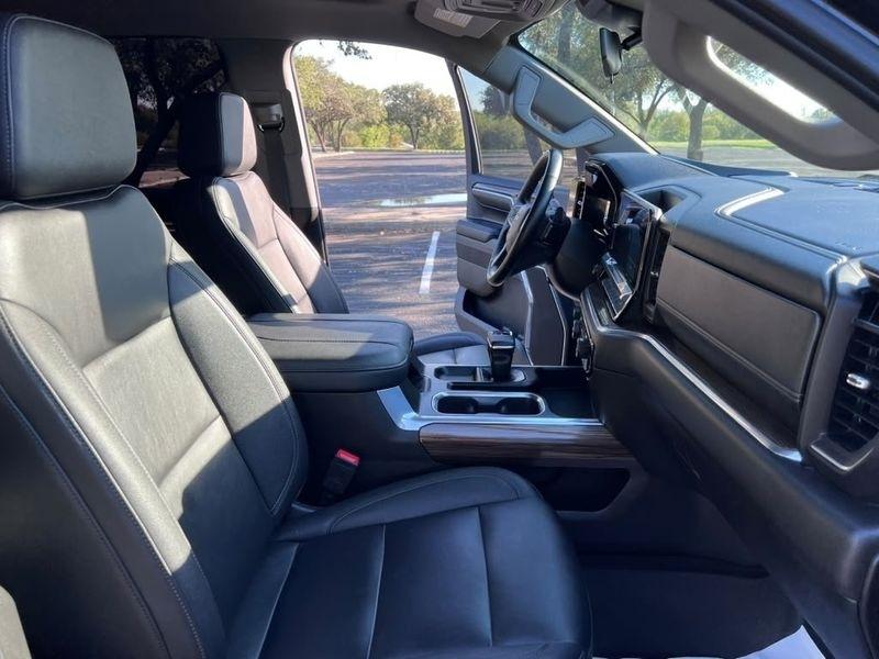 Chevrolet Silverado 1500 LT Crew Cab 4WD 2024