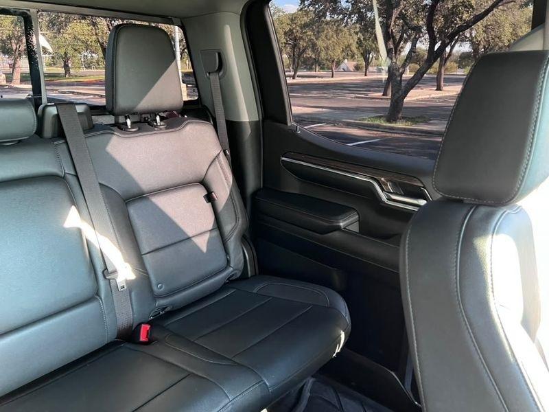 Chevrolet Silverado 1500 LT Crew Cab 4WD 2024
