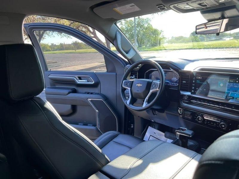 Chevrolet Silverado 1500 LT Crew Cab 4WD 2024