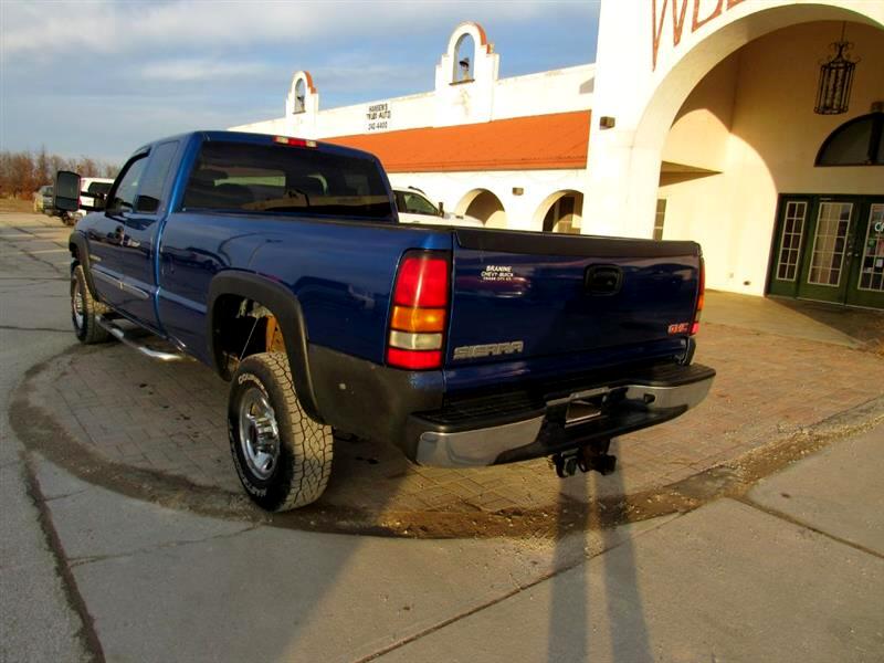 GMC Sierra 2500HD SLE Ext. Cab Long Bed 2WD 2004