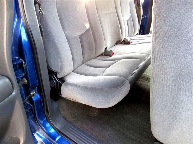 GMC Sierra 2500HD SLE Ext. Cab Long Bed 2WD 2004