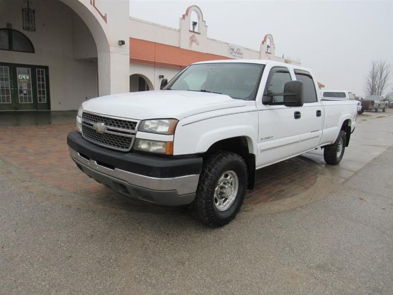 Chevrolet Silverado 2500 Crew Cab Long Bed 4WD 2005