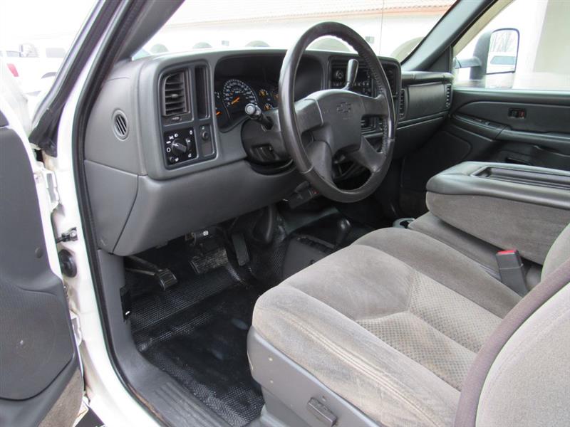 Chevrolet Silverado 2500 Crew Cab Long Bed 4WD 2005