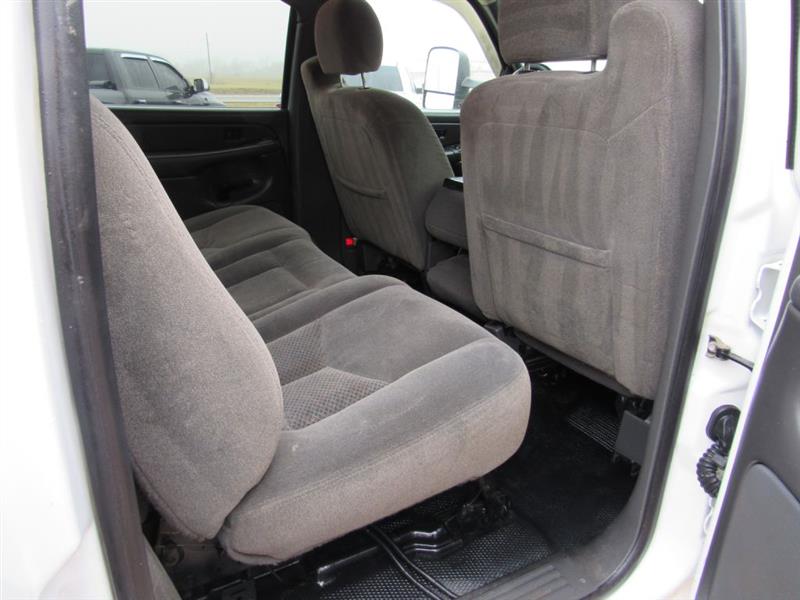 Chevrolet Silverado 2500 Crew Cab Long Bed 4WD 2005