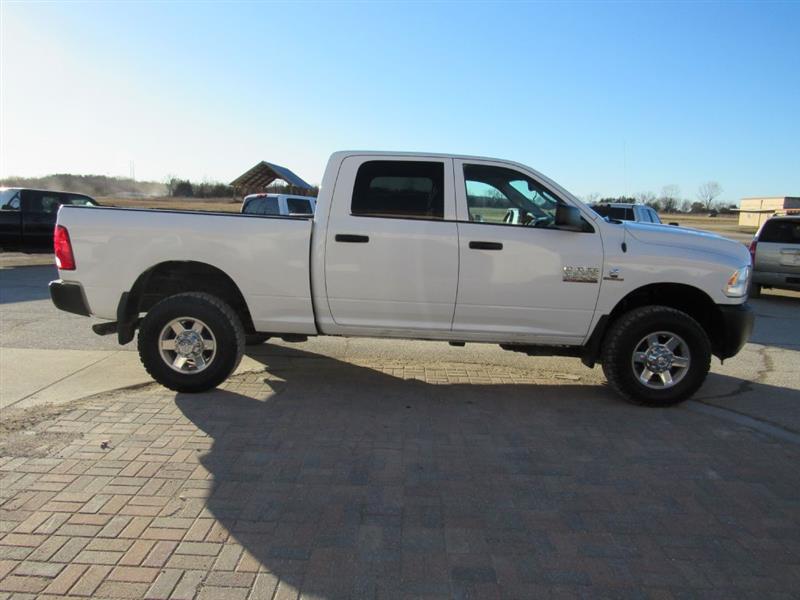 RAM 2500 Tradesman Crew Cab SWB 4WD 2016