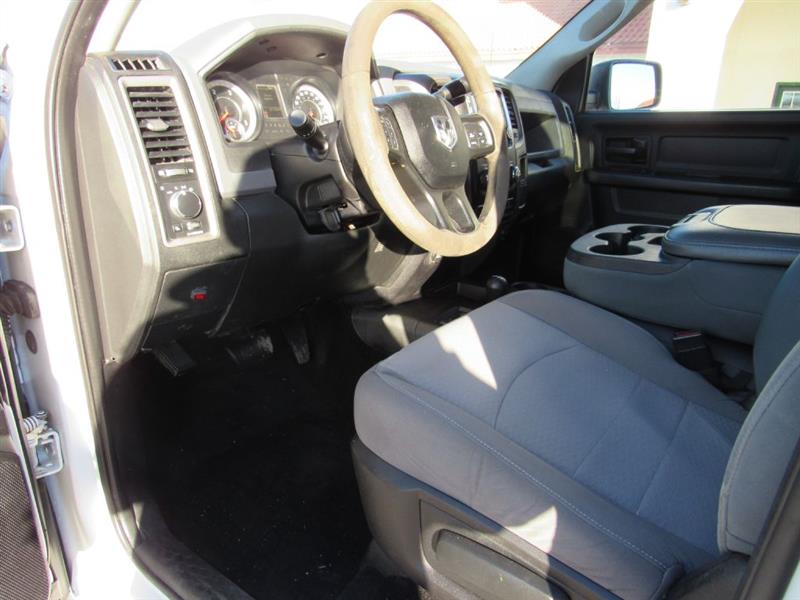 RAM 2500 Tradesman Crew Cab SWB 4WD 2016