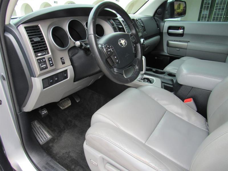 Toyota Sequoia Limited 4WD FFV 2013