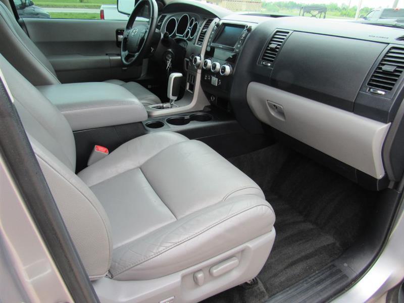 Toyota Sequoia Limited 4WD FFV 2013