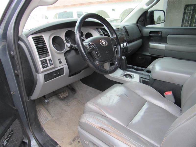 Toyota Sequoia SR5 5.7L 4WD 2008