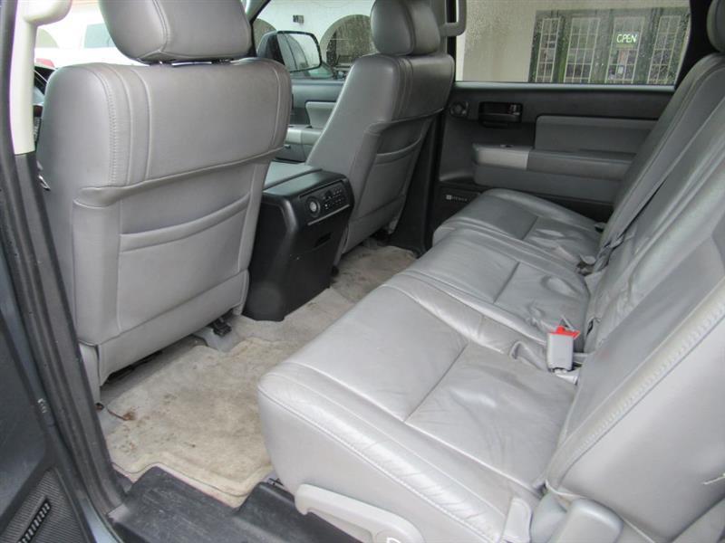 Toyota Sequoia SR5 5.7L 4WD 2008