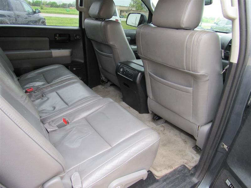 Toyota Sequoia SR5 5.7L 4WD 2008