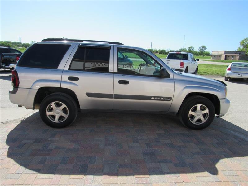 Chevrolet TrailBlazer LS 4WD 2004