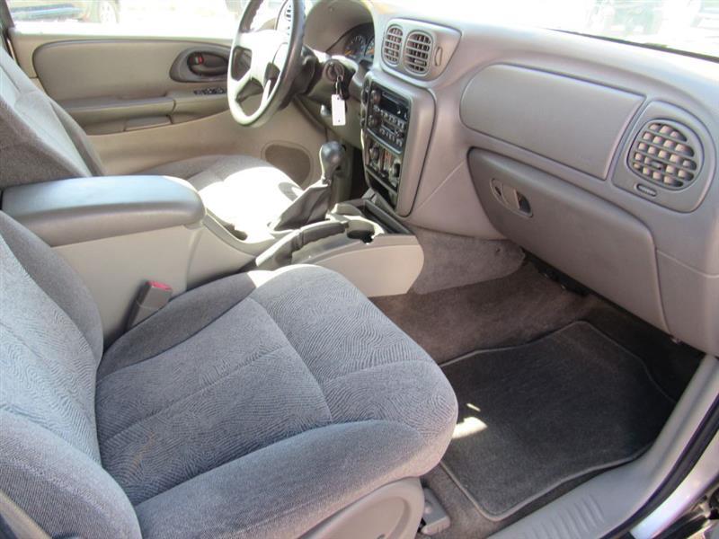 Chevrolet TrailBlazer LS 4WD 2004