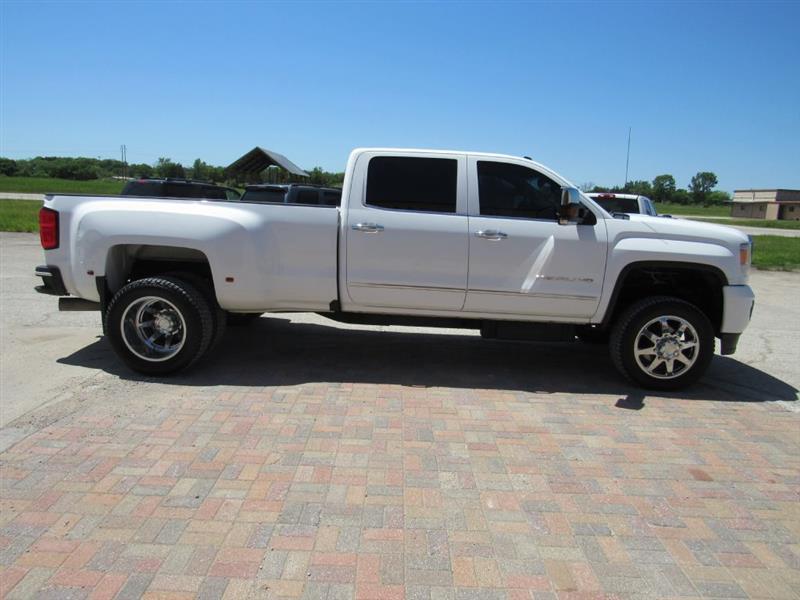 GMC Sierra 3500HD Denali Crew Cab 4WD 2016