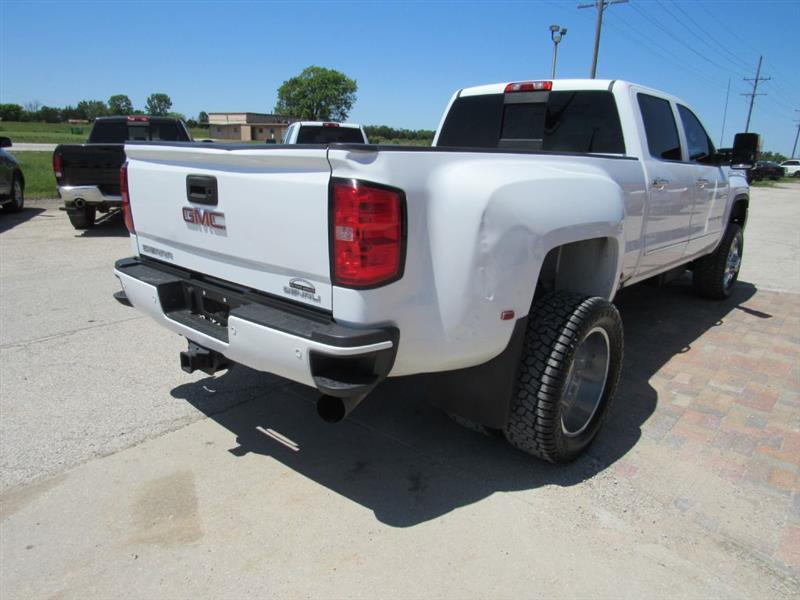 GMC Sierra 3500HD Denali Crew Cab 4WD 2016