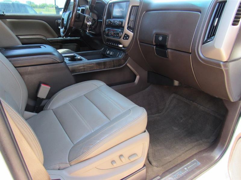 GMC Sierra 3500HD Denali Crew Cab 4WD 2016